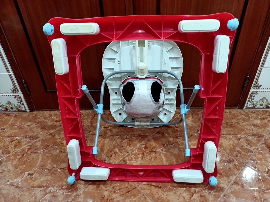 Andarilho andador para bebé.