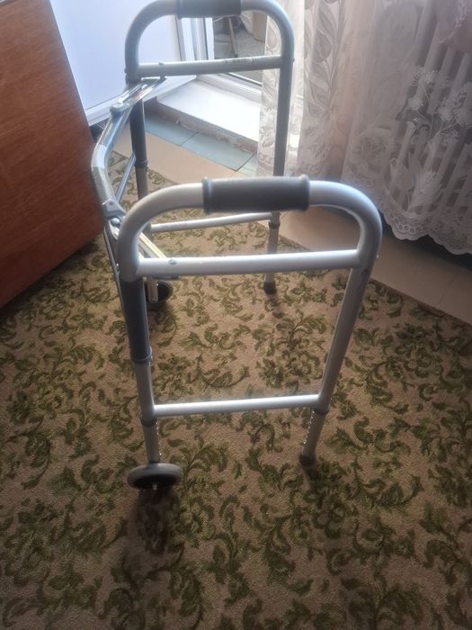 Ходунки для взрослого,Новые.