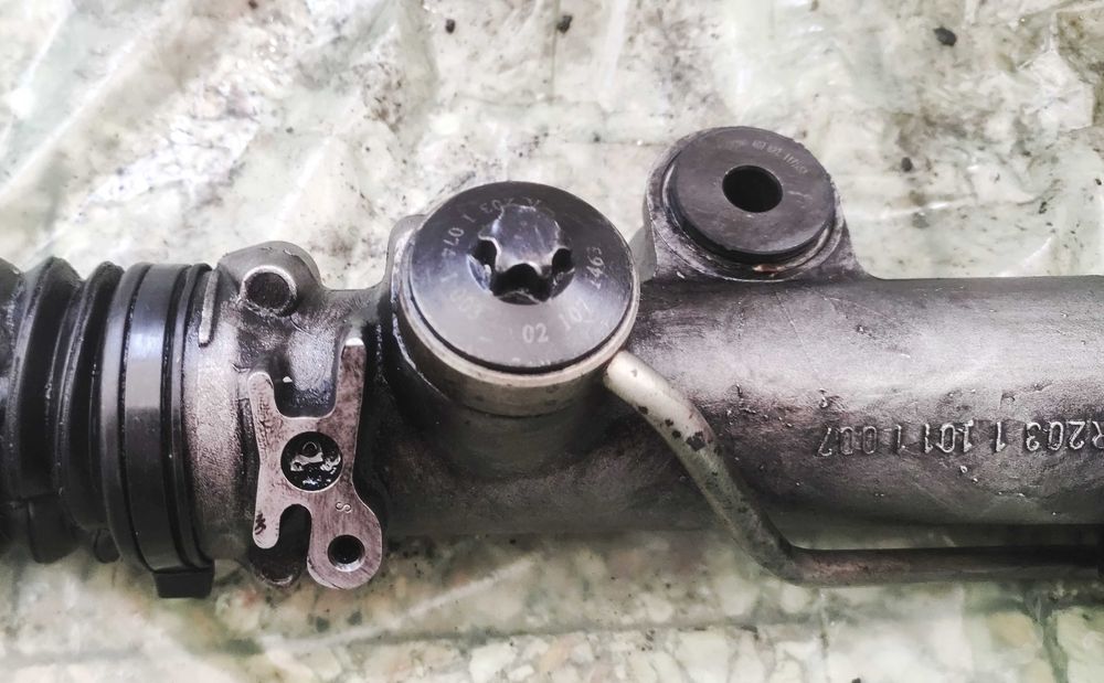 Caixa de direção Mercedes Benz w203 (para reconstruir)