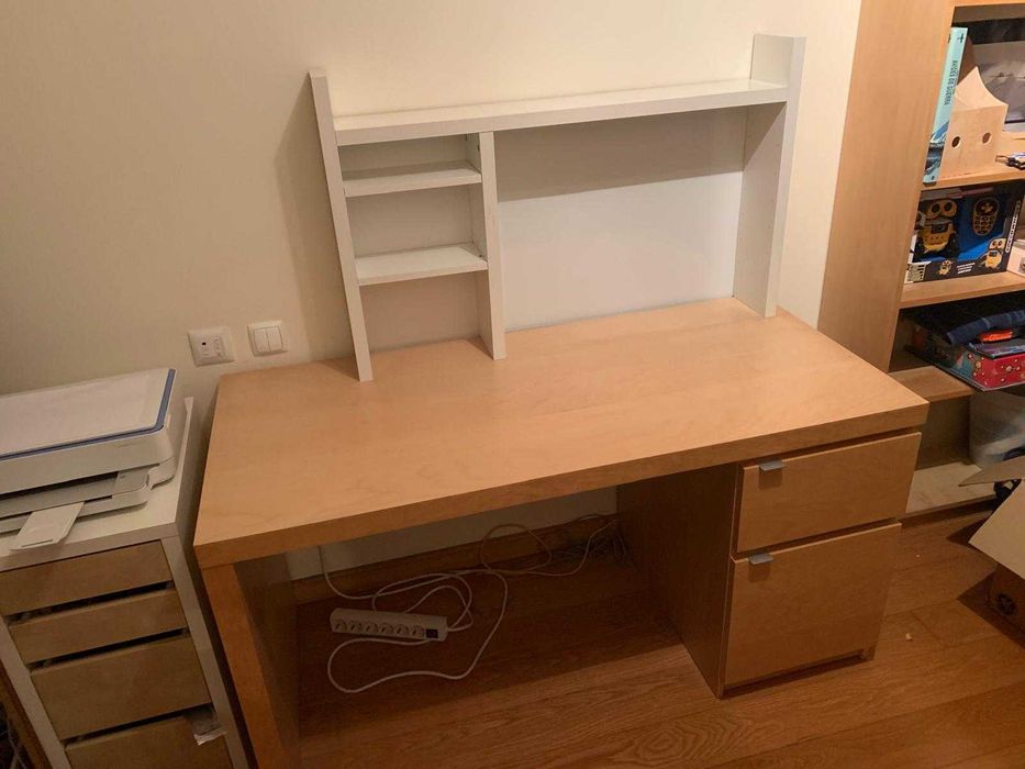 Secretária IKEA MALM