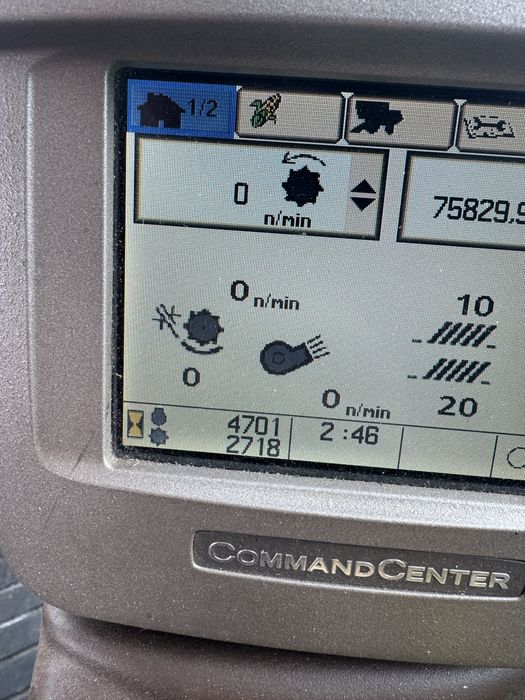 Комбайн Джон Дір S690