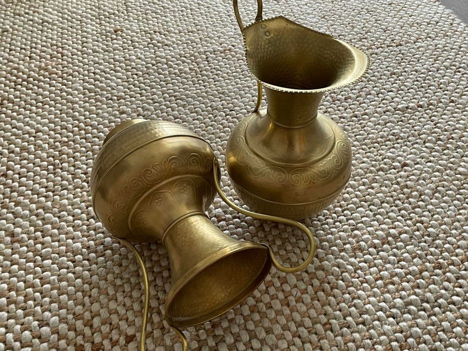 Vaso antigo em latão