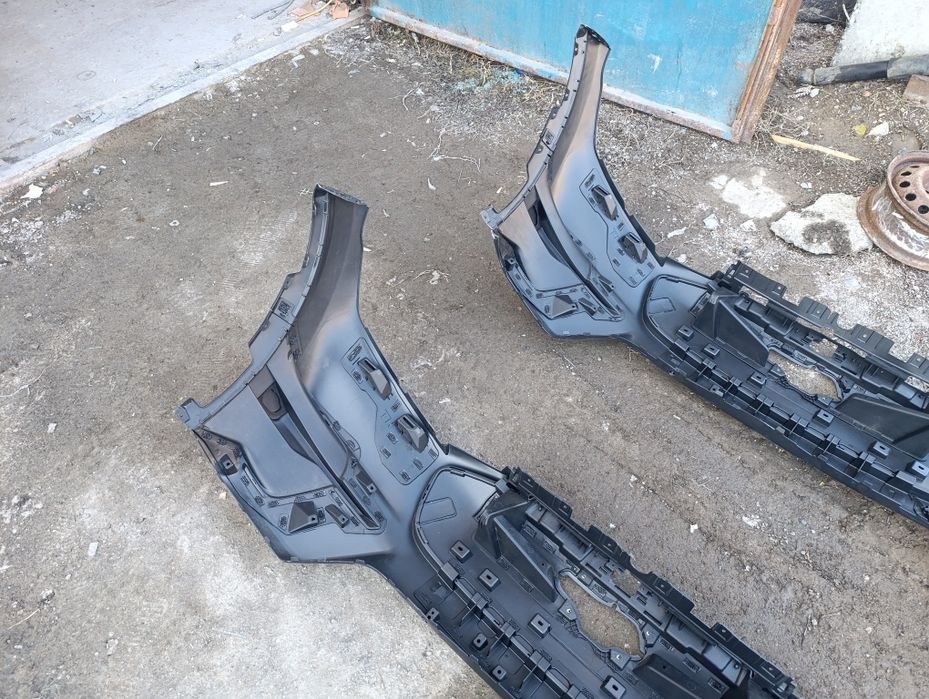 Передний бампер Ford Mustang Mach-E GT от 2021-г Новый.