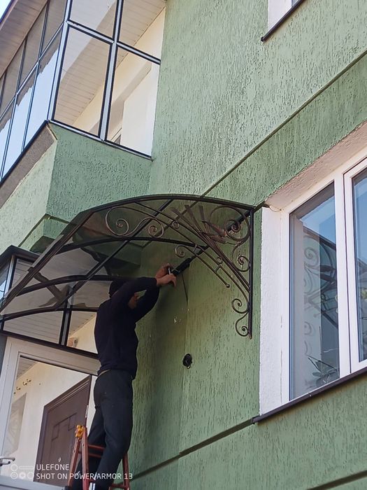 Ковані брами дашки паркани лавки альтанки