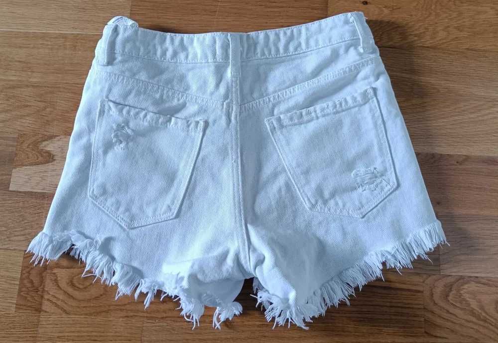 Białe szorty jeansowe z przetarciami | Wysoki stan| Tally weijl S (36)