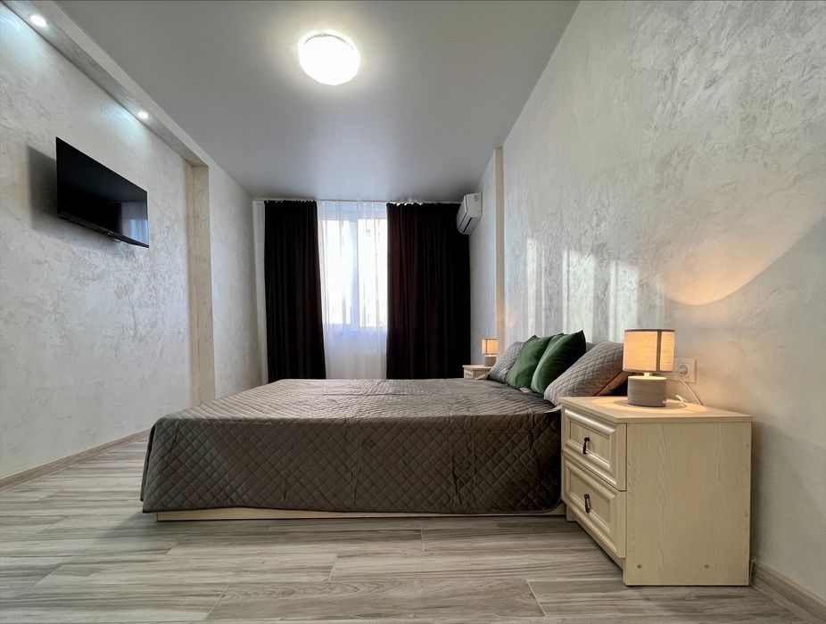 Світло парк, 2 пов, м. Видубичі 10 хв пішки, 1кімнатна