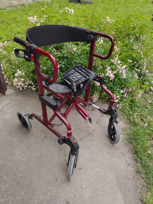 Chodzik dla seniora ,podpórka czterokołowa