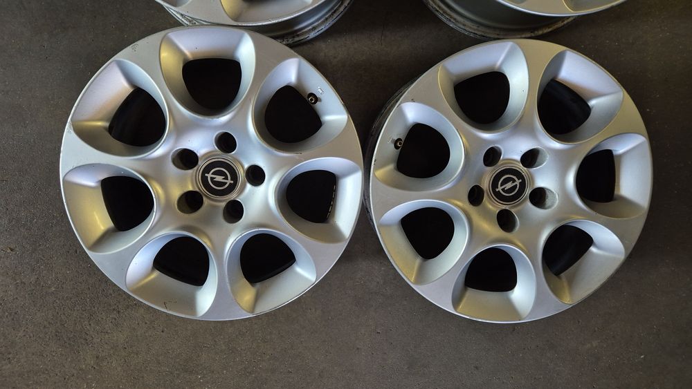 Felgi aluminiowe Alfa Romeo 7x17 5x110 ET34