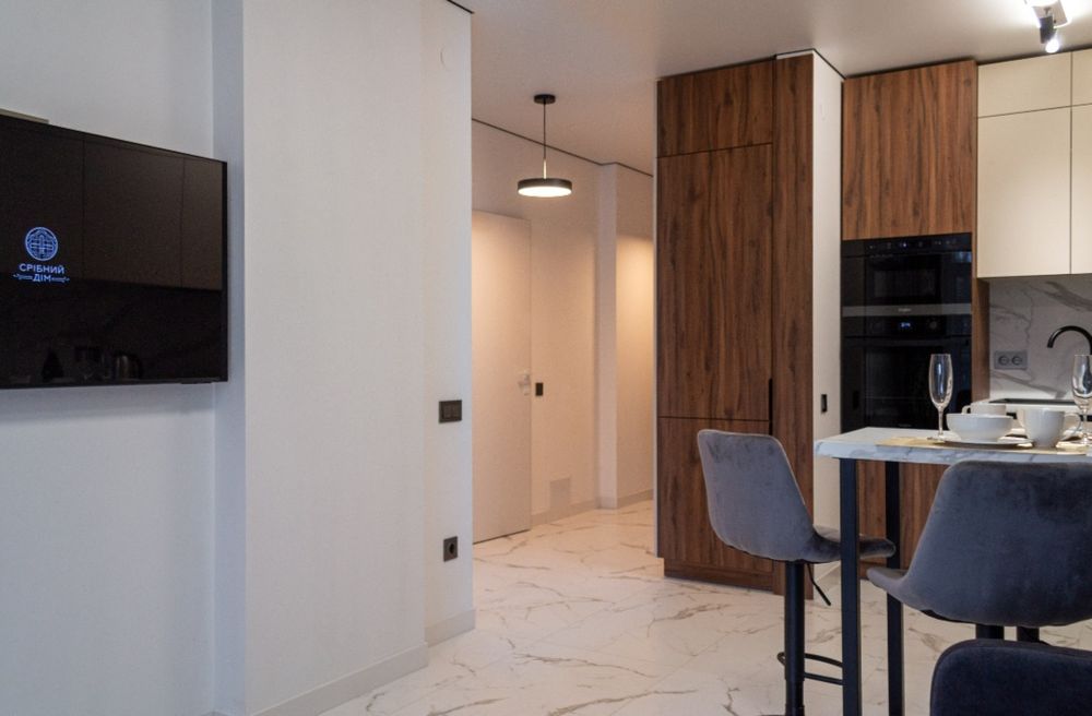 Здаються Двокімнатні Апартаменти. Срібний дім Люкс. Центр. Паркінг