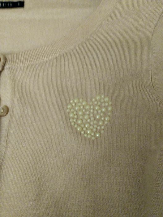 Sweterek zapinany na guziczki