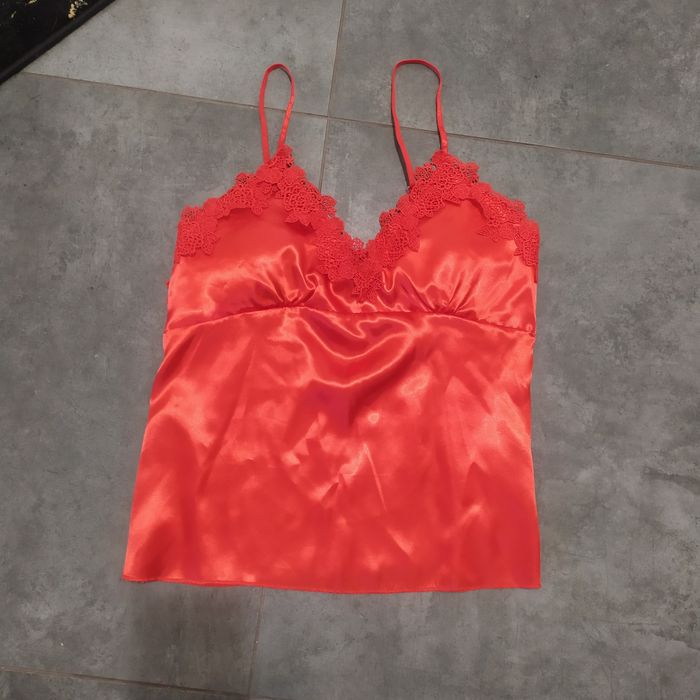 Satynowa koszulka nocna na ramiączkach r.M