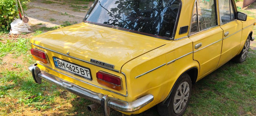 Автомобіль ваз2103