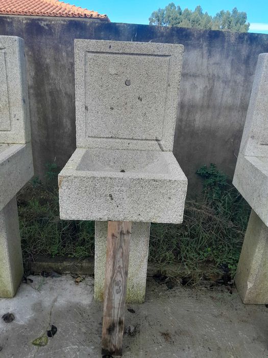 Fontanário em granito amaciado