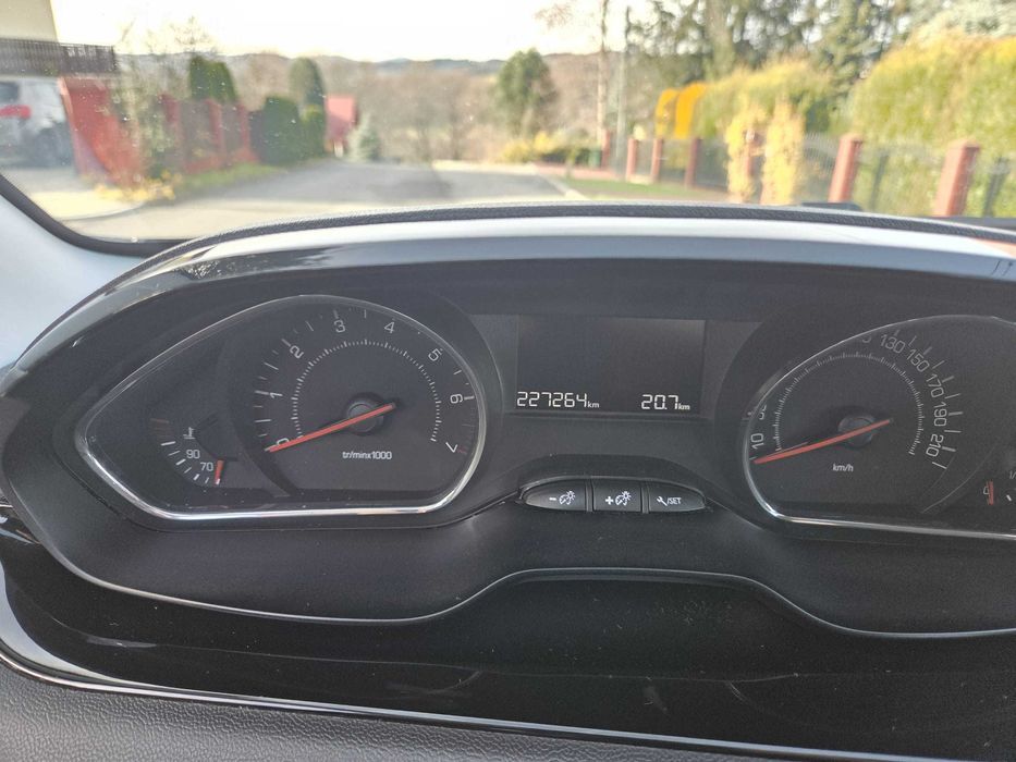 Używany Peugeot 208 1.2 benzyna