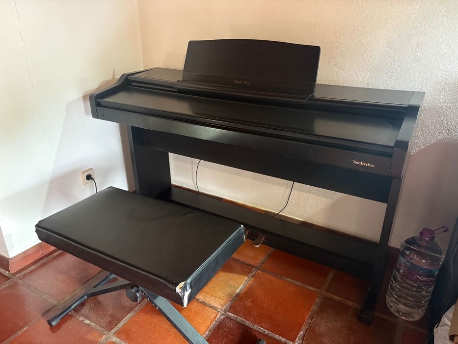 Piano Digital Technics