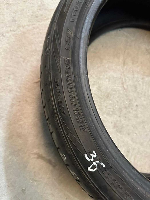 36 - Pneu falken 225/40 r19