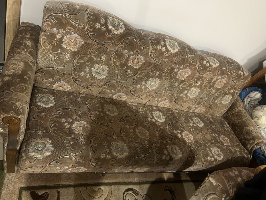 Wersalka, 2 fotele i 2 pufy