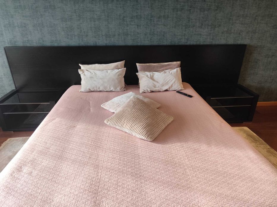 Mobília de Quarto Casal Wengué – Cama 1,60m + Mesas + Camiseiro
