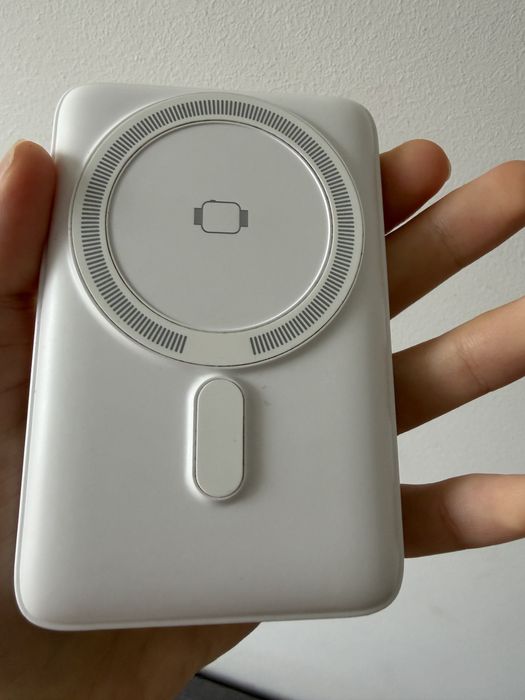 Powerbank  10 000 mAh indukcyjny 3 w 1 (do apple watch, airpods i iphone lub smartfon z androidem)
