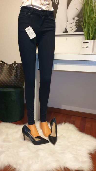 Spodnie jeansy r.xs/32 Vero Moda premium modelujące normal waist grana