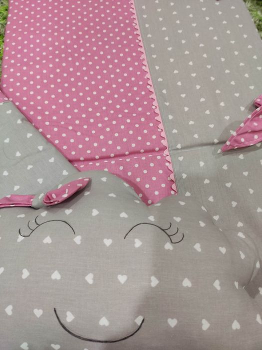 Edredom, resguardo e almofada de berço