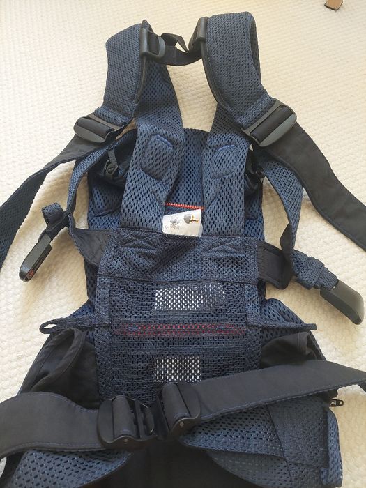 Mochila ergonómica em excelente estado