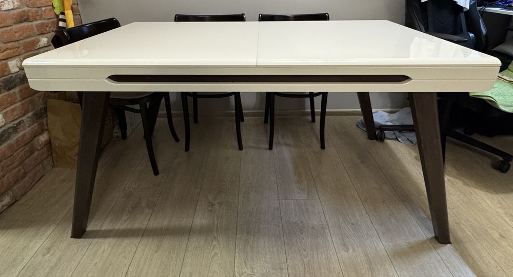 Black Red White meble Azteca Trio