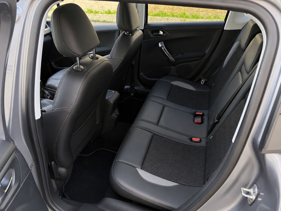 Peugeot 2008 1.2 Allure - Teto Panorâmico