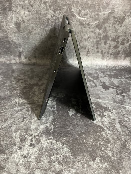Lenovo ThinkPad X1 Yoga 7 Gen i5-1250P 16Gb 512b FHD+ IPS 14” Xe 2Gb