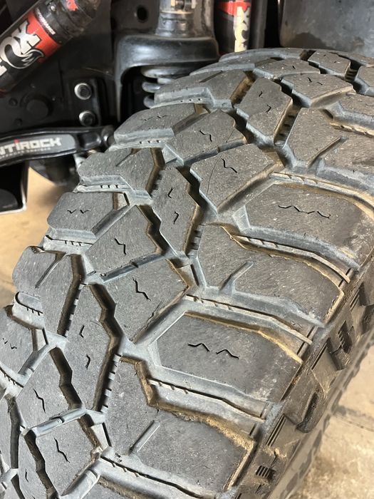 Pneus 37/12,5/17 COOPER STT PRO