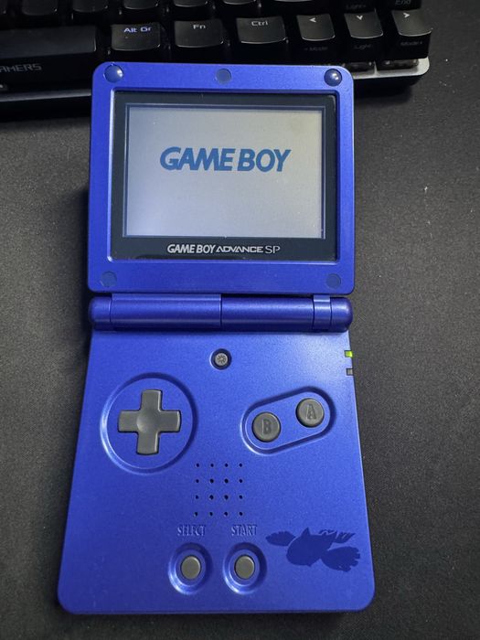 Gameboy advance SP saphire edition
