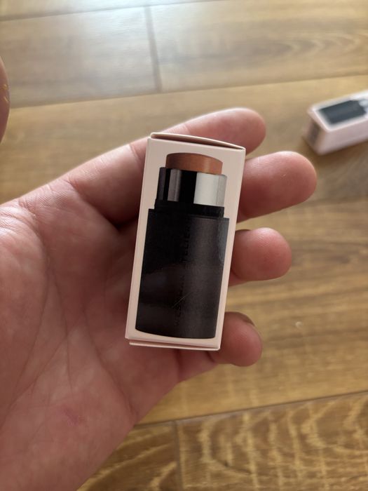 Оригінал! Люксовий кремовий скульптор у мініформаті Westman Atelier Petite Face Trace Contour Stick — Biscuit