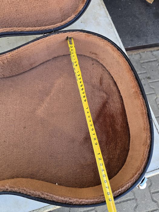 Futerał na gitarę. Gitara gratis.