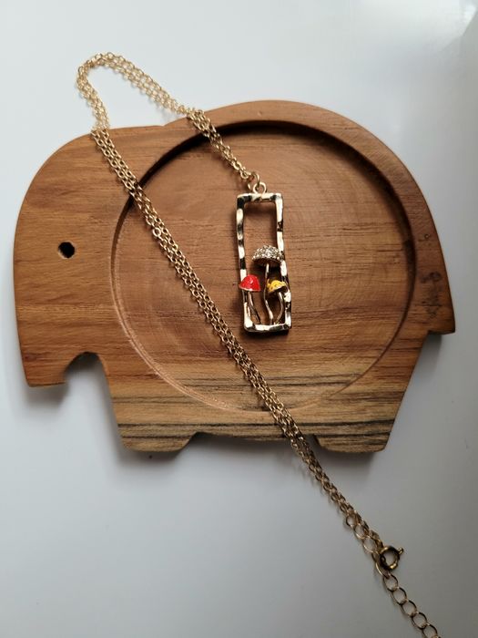 Naszyjnik długi łańcuszek zawieszka grzyby las natura botanika forest