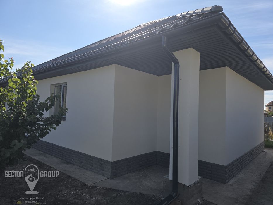 Напроти лікарні. 100кв.м., 2 тераси, 6 соток.