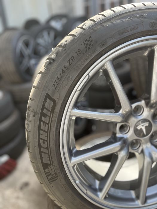 Jantes 18 Original Tesla Model 3 em 5x114
