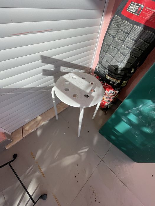 Banco de ferro e plástico