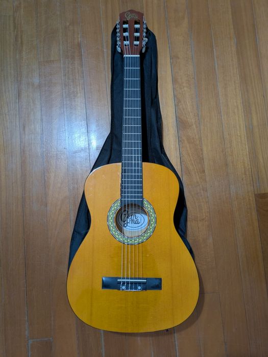 Guitarra acústica Gemma