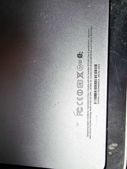 Komputer Apple A1418