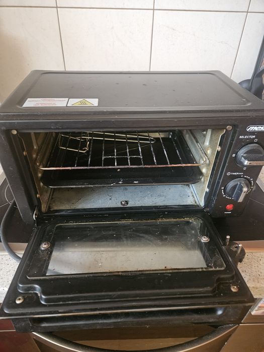 Piekarnik, grill firmy Mesko.