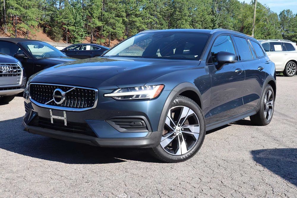 Volvo V60 T5 Momentum      2020