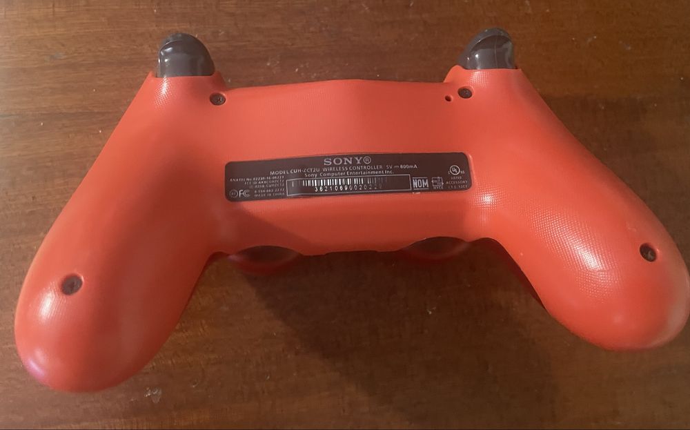продам джойстик с под PS4 про