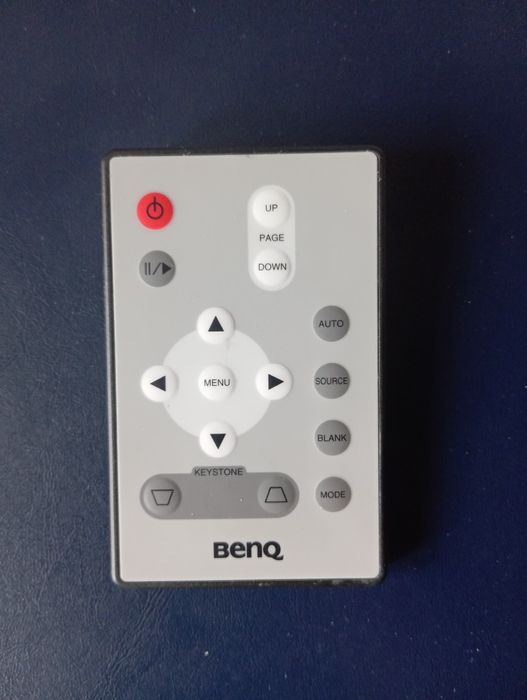 Pilot do projektora Benq