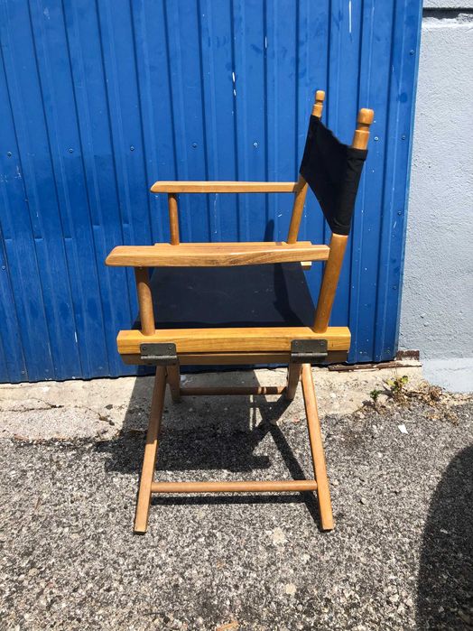 cadeira de diretor de madeira
