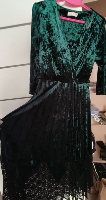 Продам сукню смарагдового кольору