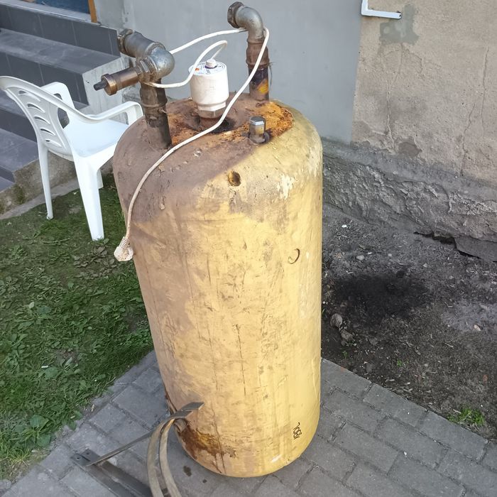 Podgrzewacz elektryczny do CWU z grzałką, bojler