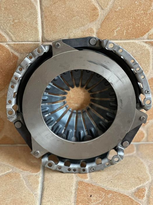 Кошик щеплення 048141117A VW Passat b5 (97-05)/audi (91-08)