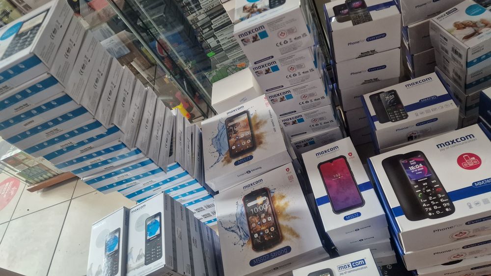 Telefon dla seniora, dotykowy, z klawiaturą, KLAPKĄ! NOWY GW. 24 mies