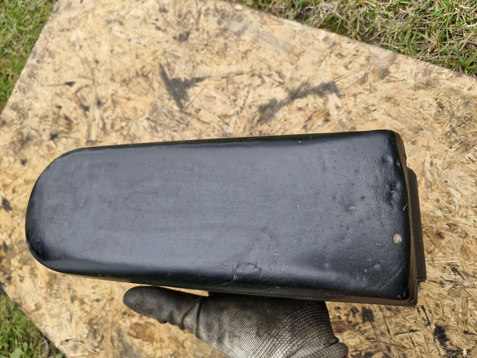 Podłokietnik vw golf 4