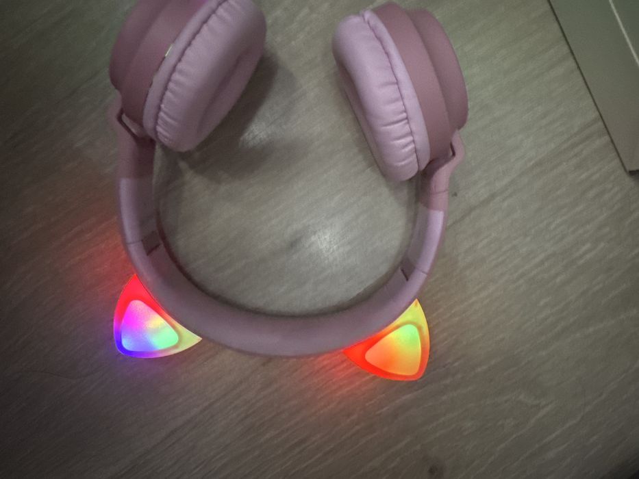 Наушники 700 грн